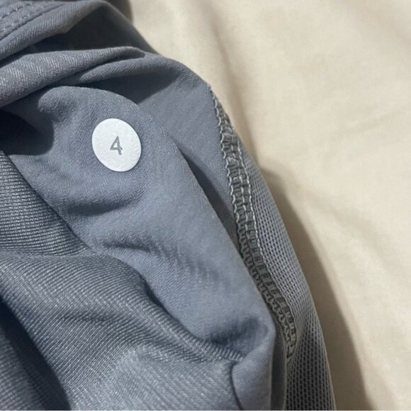 Lululemon Grey Dance Studio Crop II Size 4 - Picture 8 of 9